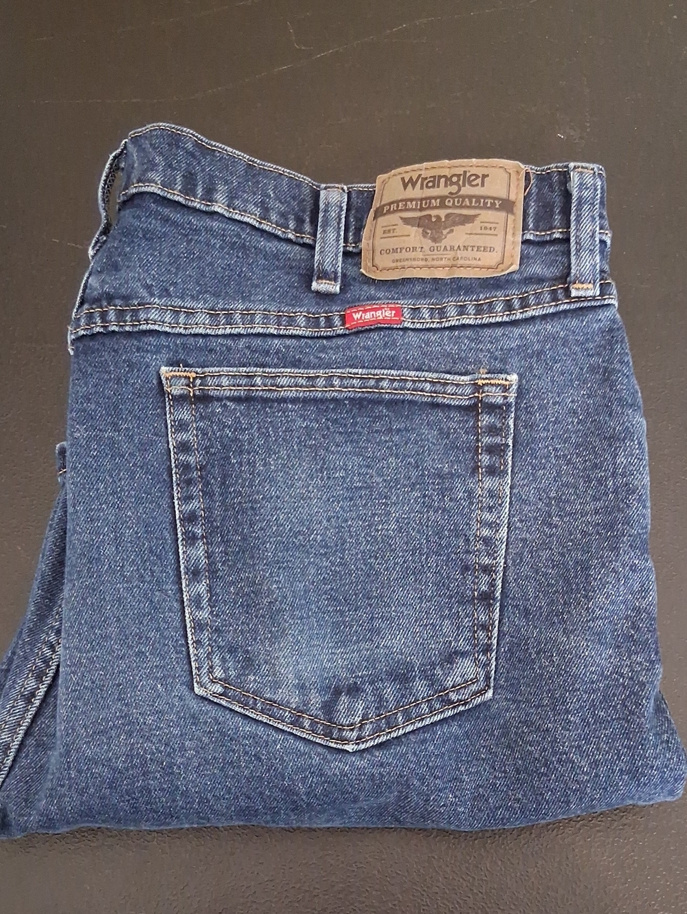 Wrangler Men's Dark Blue Relaxed Fit Jeans 38 X 32
